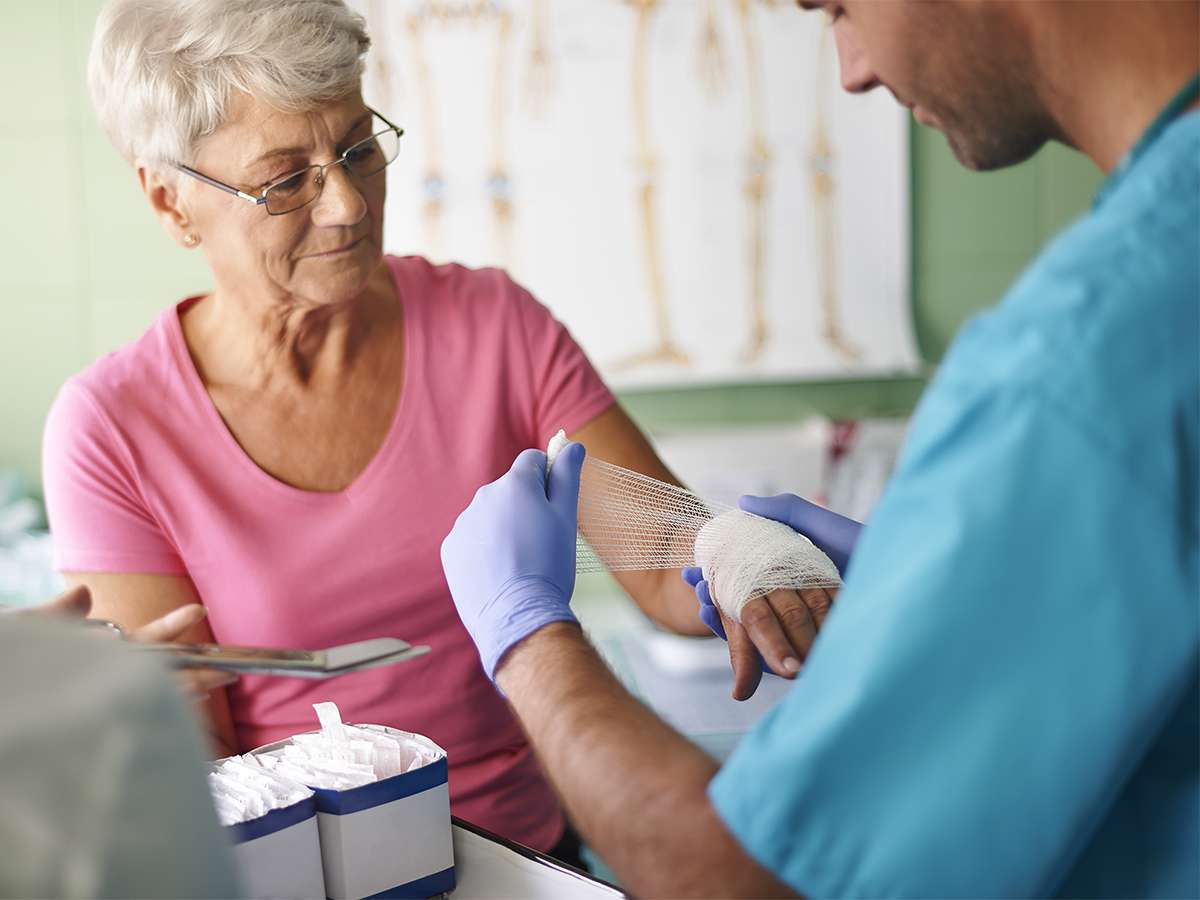 Encore wound care provider with patient